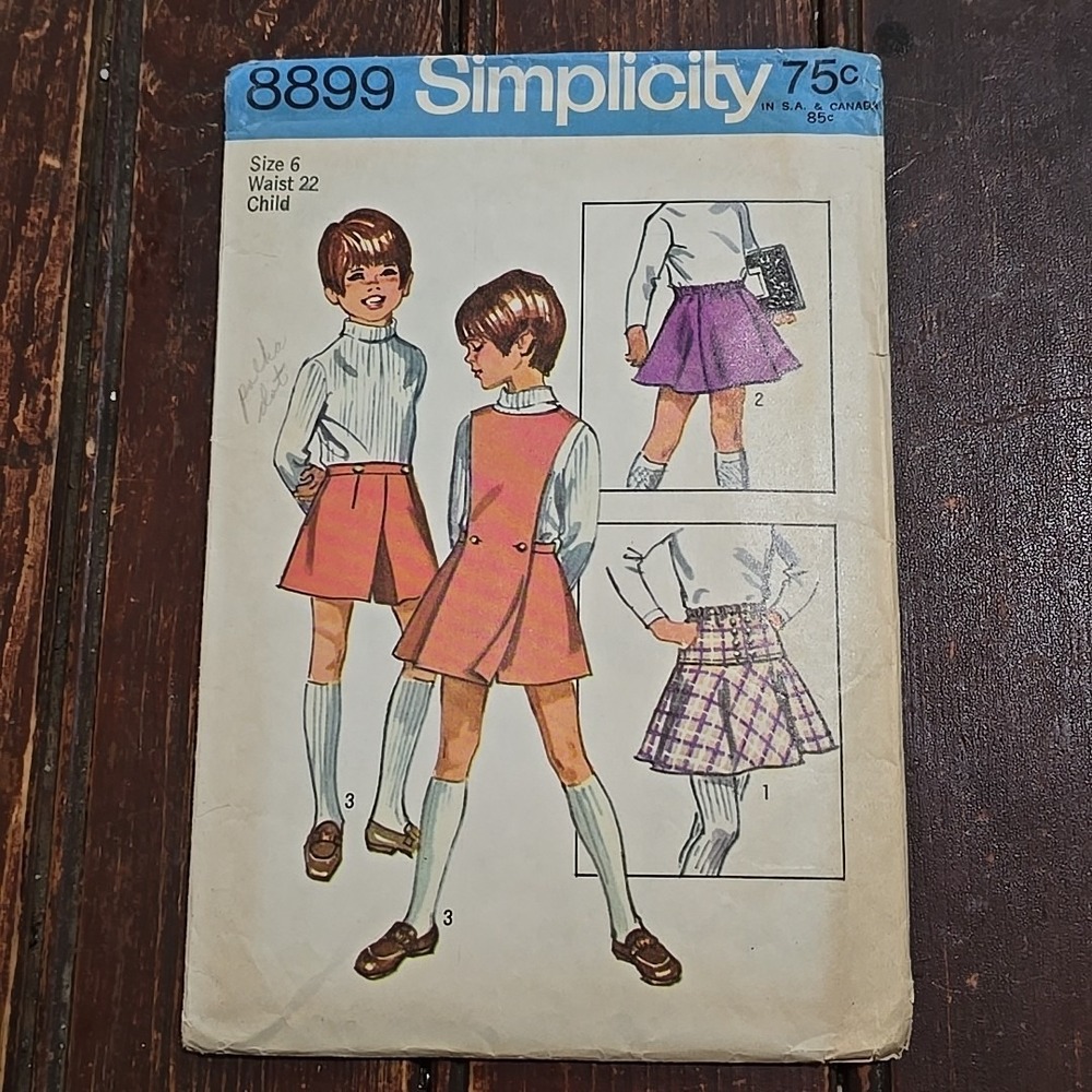 VTG 70s Simplicity Pattern‎ 8899 Girls Size 6 Skirt Skort Detachable Bib Child